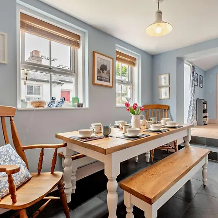 Prázdninový dům 4 Bed In Sz037 *